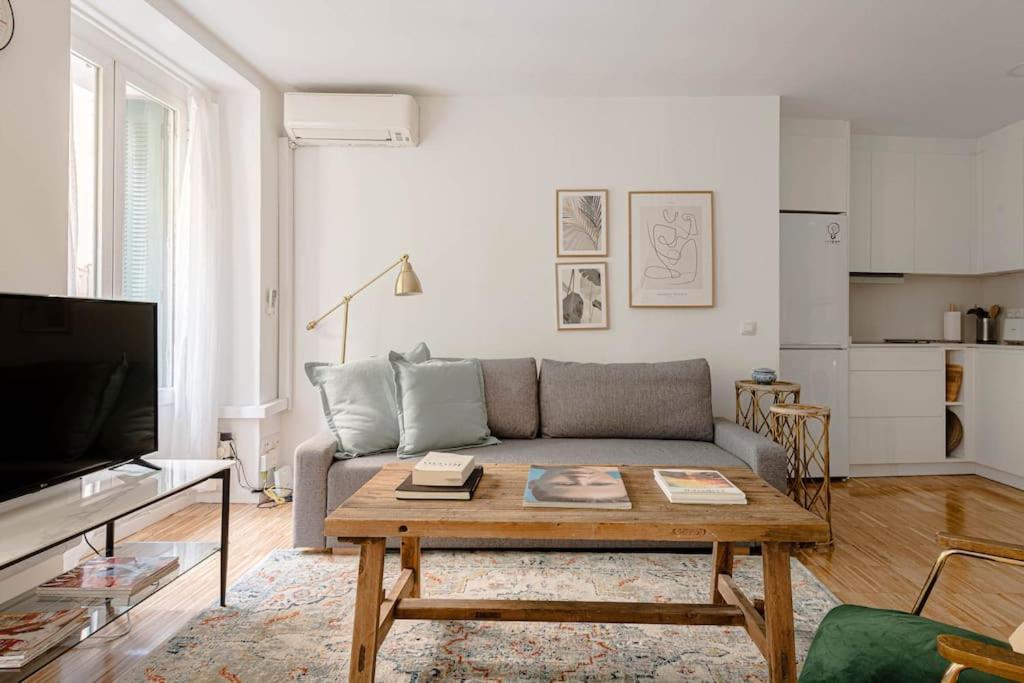 Cozy Apartment In Puerta Del Sol - Esparteros Madrid Eksteriør billede